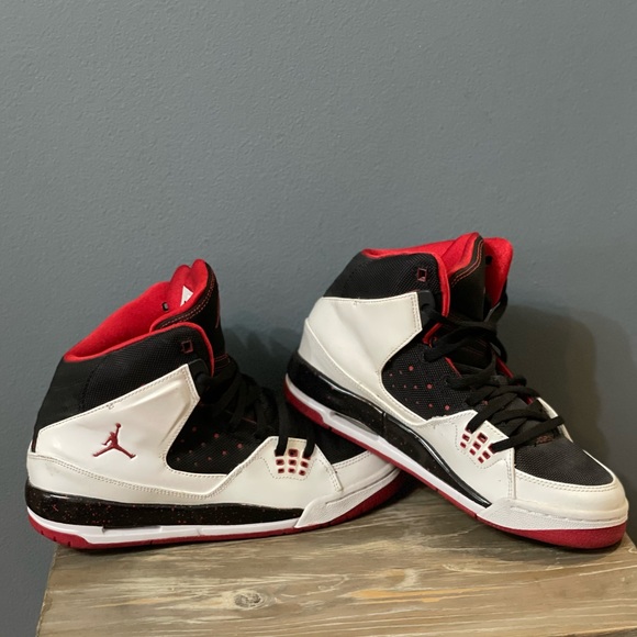 The Jordan SC-1 "White/Gym Red-Black-White" - Picture 6 of 7